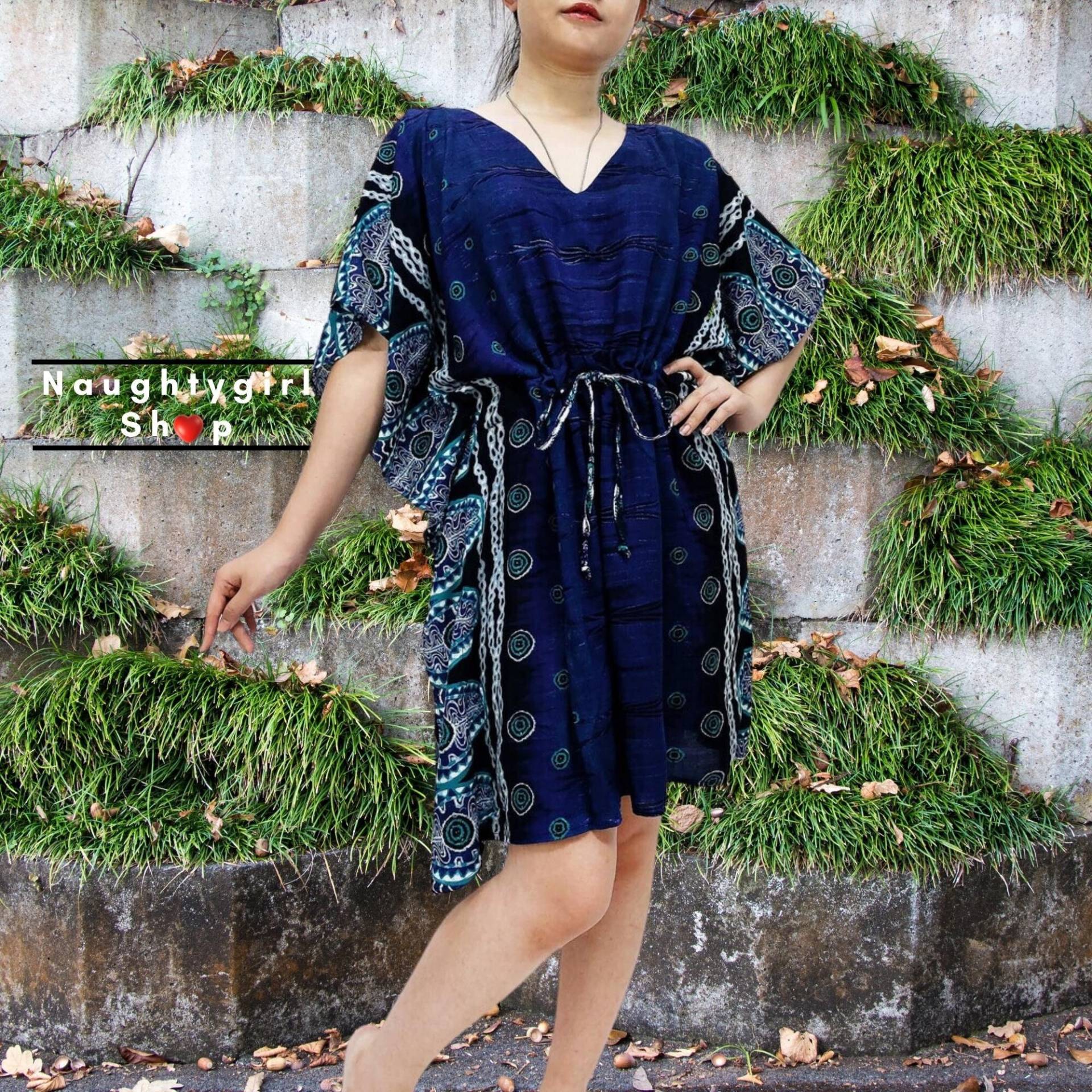 Navy Blauer Rayon Kaftan, Strandkaftan, Übergröße V-Ausschnitt Kurzes Kleid, Minikleid, Tunika Strand Decken, Gedruckt Wrap Boho Kleidung, Kps52 von NaughtyGirlShop