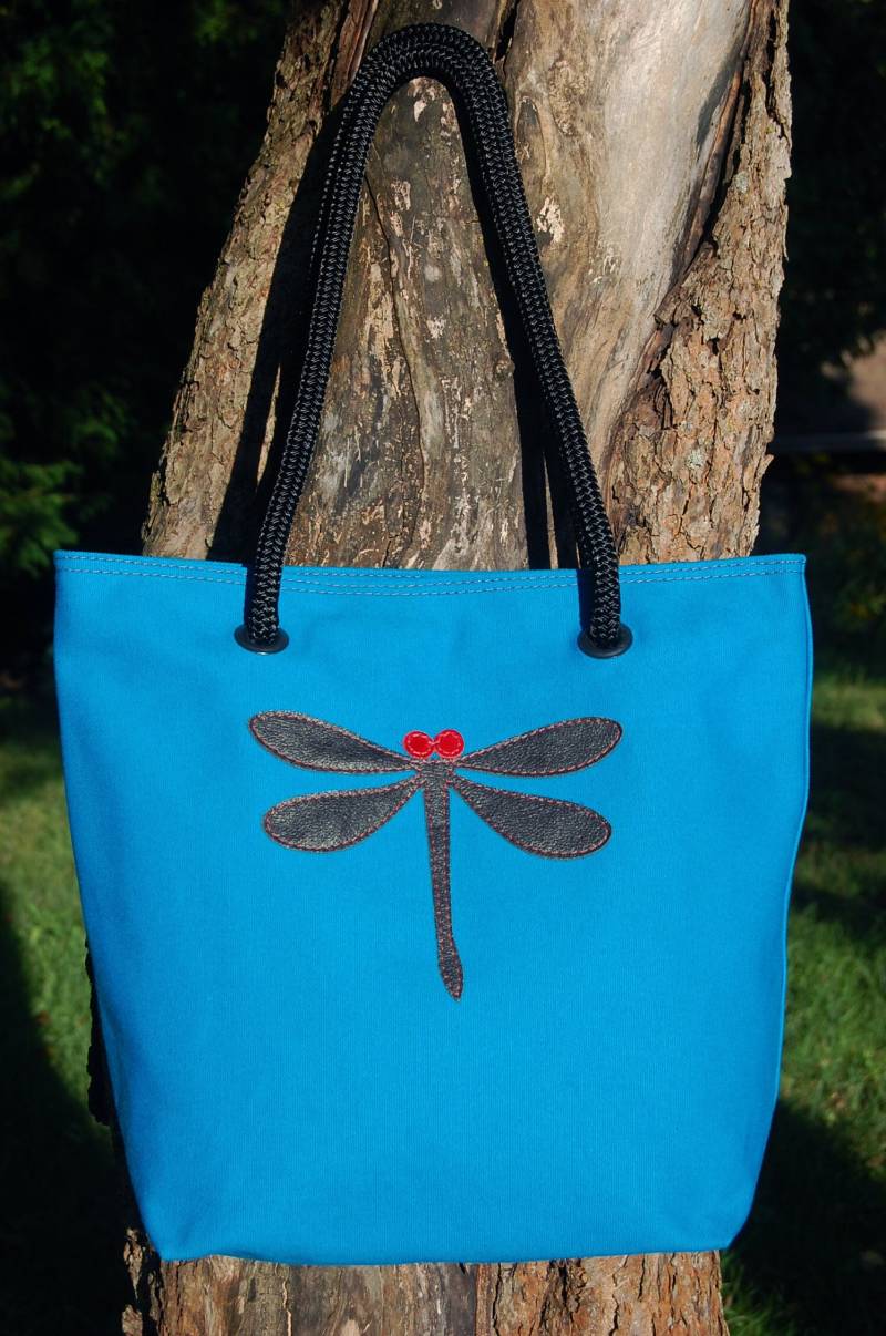 Kleine Tasche Aus Canvas Mit Libelle Leder Kleine Tasche Aus Canvas Mit Libelle Leder von Nautilos