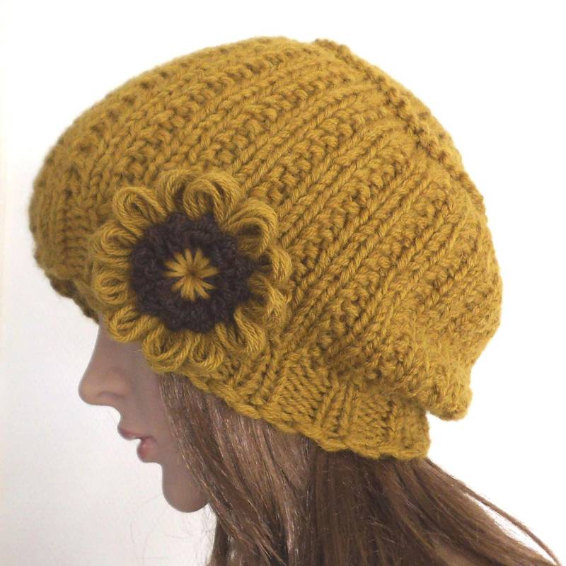 Damen Wollmütze Mit Blume.farbe "Senf". Hand Gestrickte Mütze. Wintermütze von NavaVK