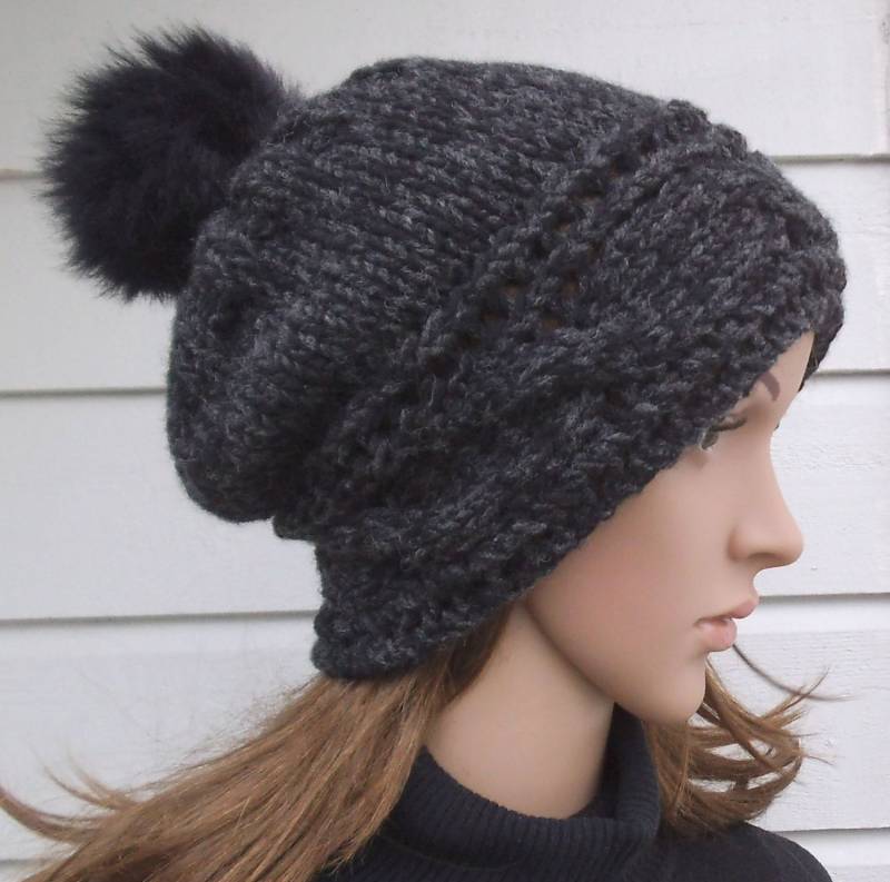 Dunkelgraue Wollmütze Mit Pom-Pom Oben. Handgestrickte Mütze. Wintermütze. Wollmütze von NavaVK