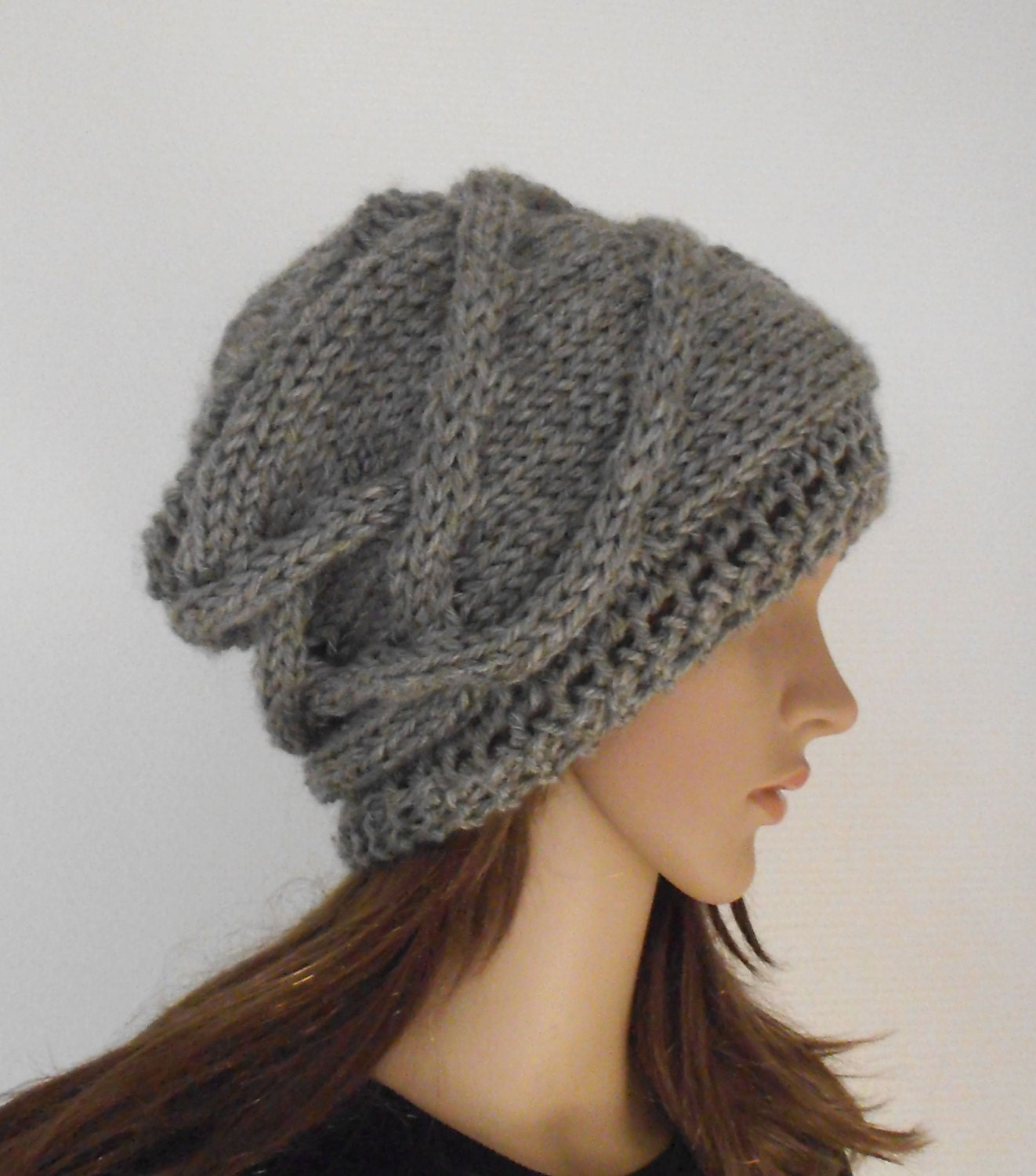 Hellgraue Wollmütze. Slouchy Beanie Mütze. Handgestrickte Wintermütze von NavaVK