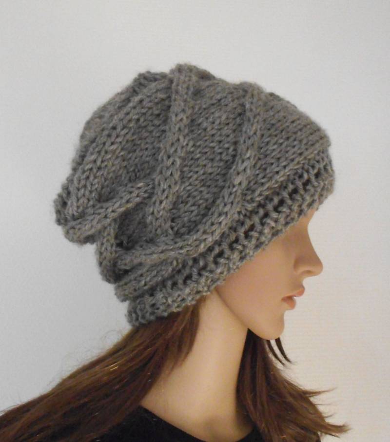 Hellgraue Wollmütze. Slouchy Beanie Mütze. Handgestrickte Wintermütze von NavaVK