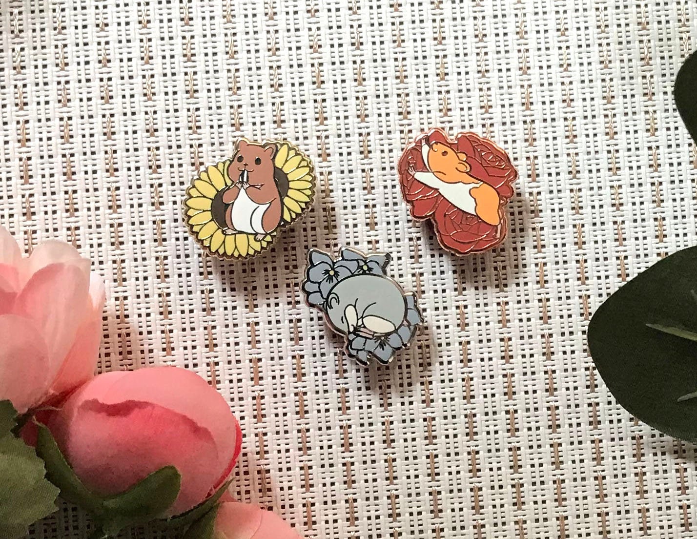 Enamel Pin Hamster Und Blumen von NayghtShop