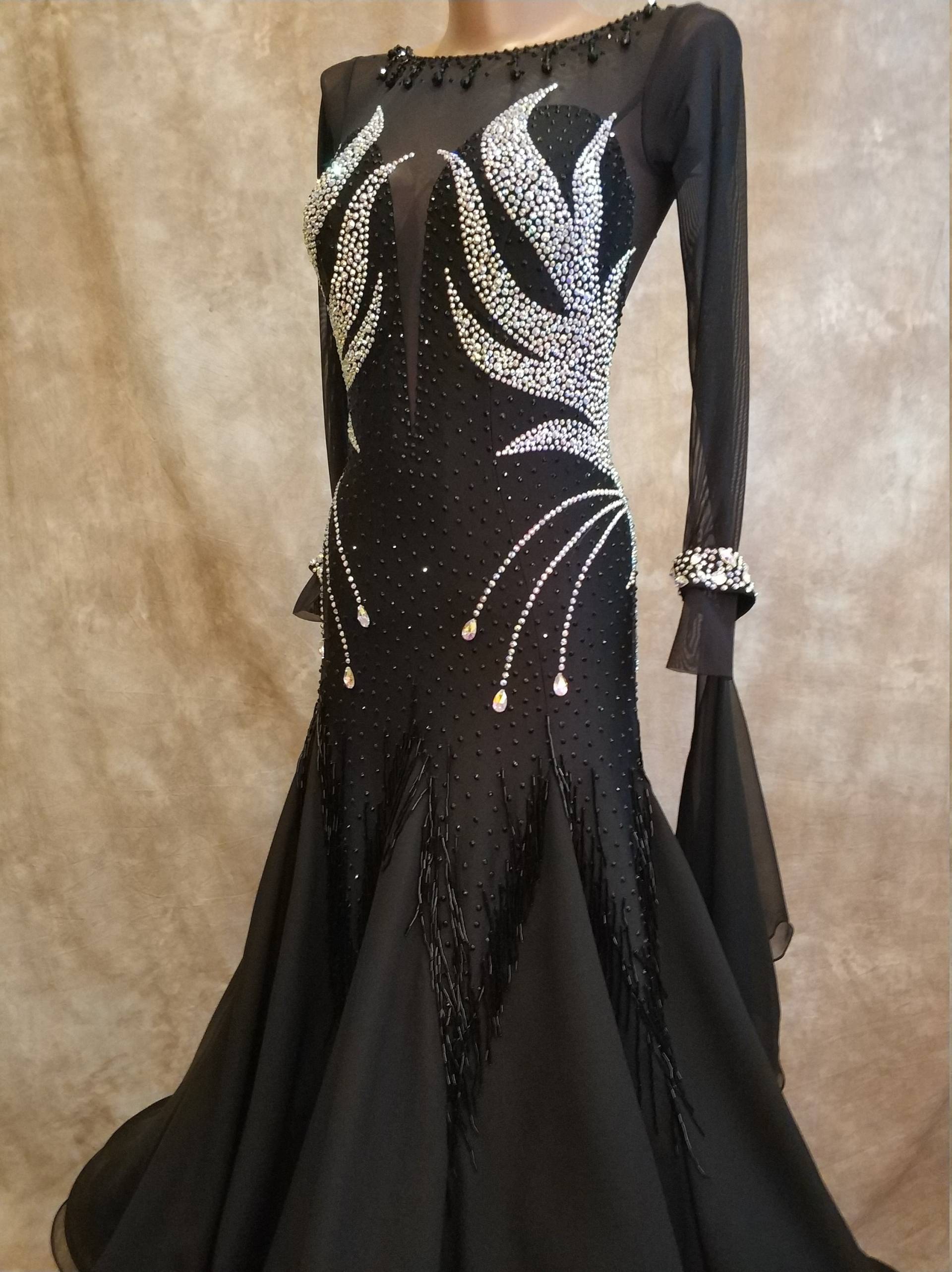 Gesellschaftstanz Kleid Couture. Spezialanfertigung Für Standard/Glatt von NazarDanceBoutique