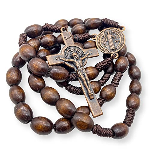 Nazareth Store St. Benedict Holzperlen Rosenkranz Halskette Kordel Perlen Katholischer Rosenkranz Heilige Medaille mit Kreuz in Bronzebeschichtung von Nazareth Store