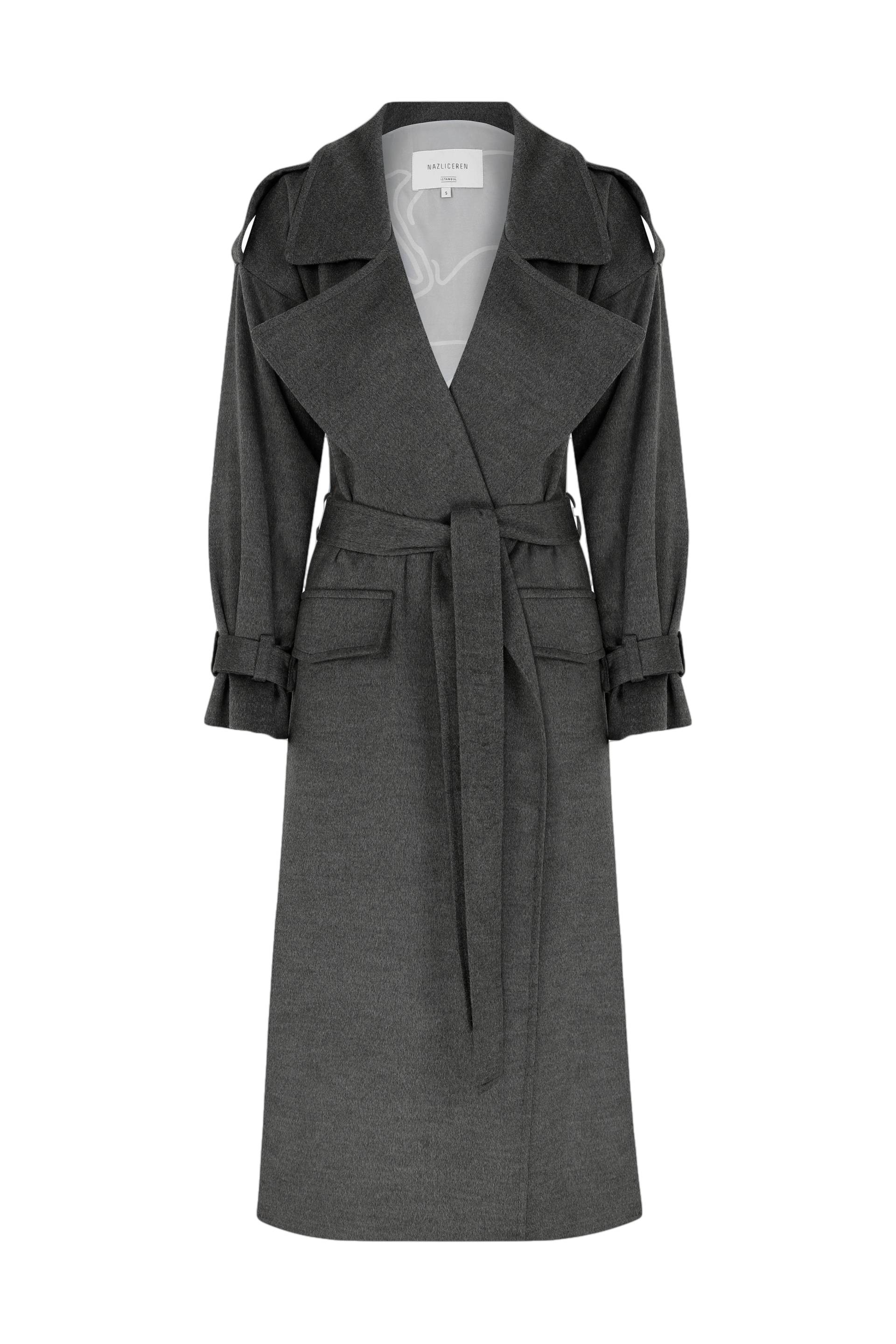 Laura Cashmere Coat in Grey von Nazli Ceren