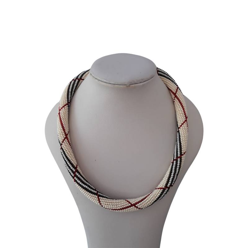 Gehäkelte Perlenkette - Besonderes Design Geschenk Für Mutter Karierte Halskette Internationaler Frauentag von NazliDesignProducts
