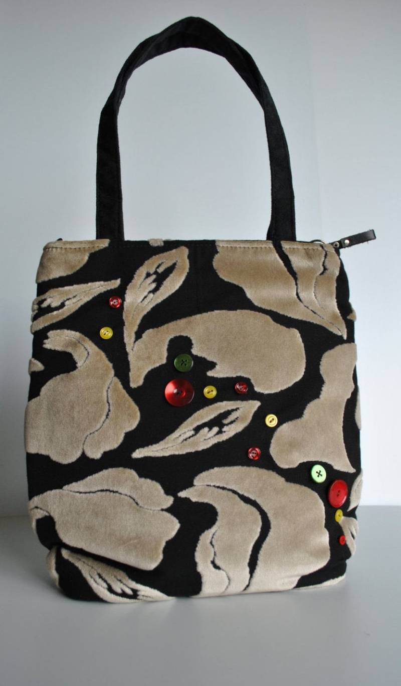 Schwarz Und Weiß Niedlich Als Button Tote von NazneensPursenality