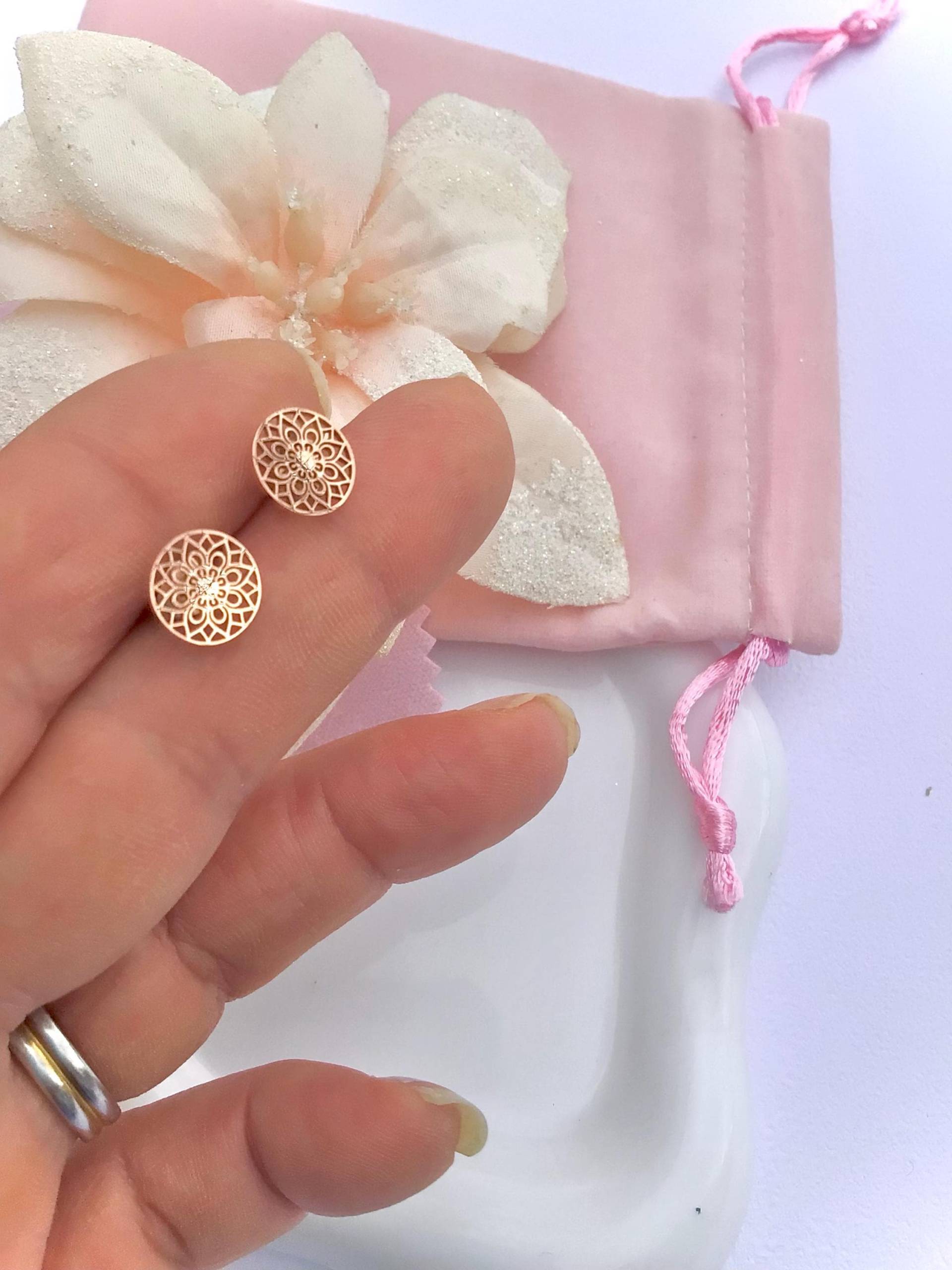 Mandala Ohrstecker Roségold Edelstahl, Spiritueller Schmuck Für Frauen , Bohoohrringe, Schmuck, Ornament, Nickelallergiefrei , Geschenk Sie von NeIvaSDesign