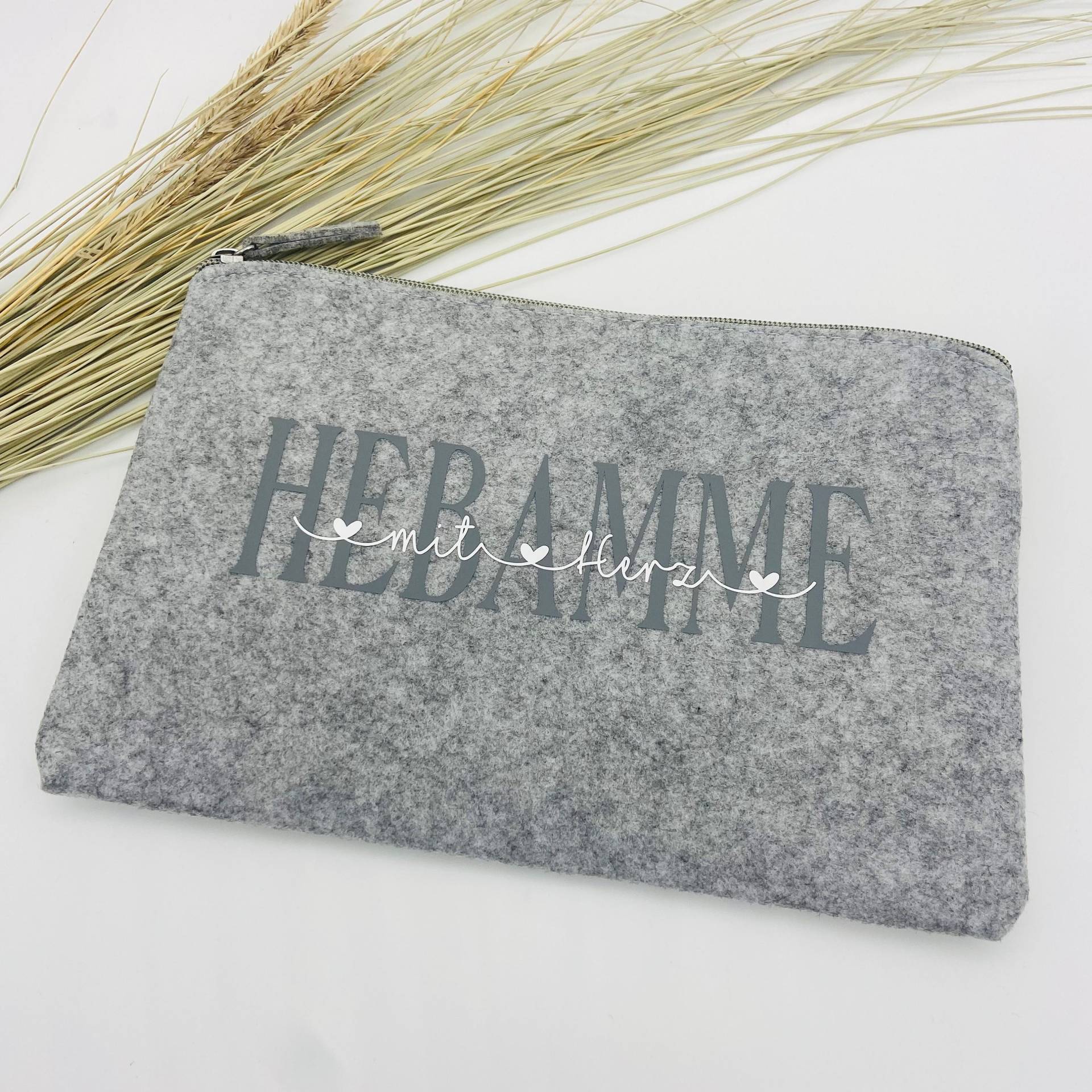 Filztasche Hebamme Mit Herz, Eine Wundervolle Individuelle Geschenkidee von NeLibyLisa