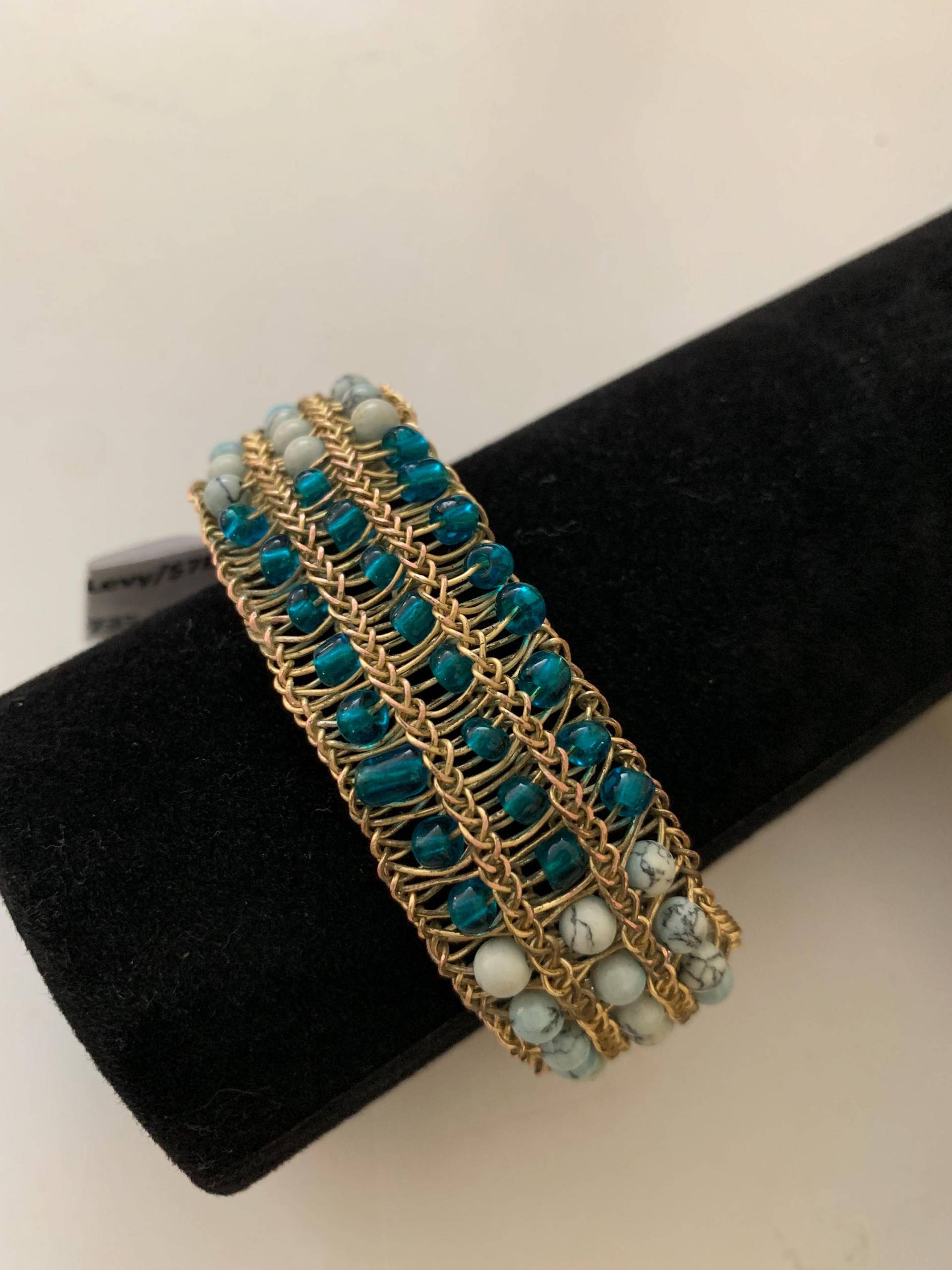 Armreif, Gold & Blau von NeatVikingJewelry