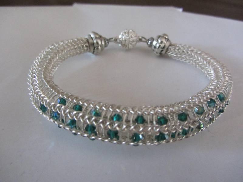 Smaragd Swarovski in Sterling Silber Armband von NeatVikingJewelry