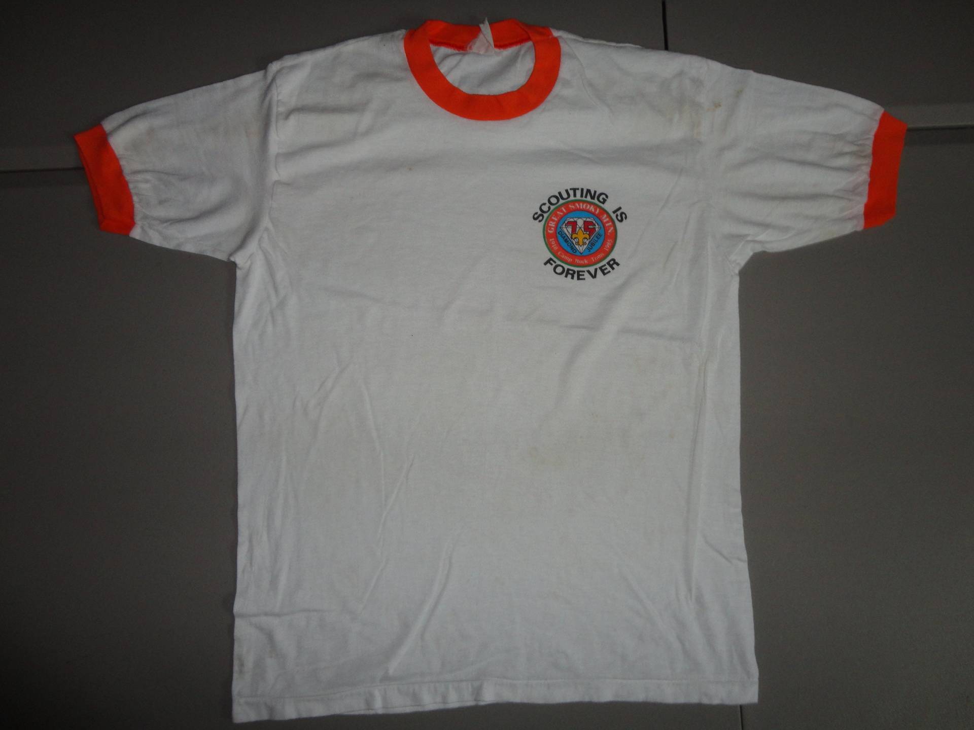 Vtg 1985 Weiß Ringer Junge Scouting Ist Für Immer 50-50 Tshirt Passt M 75. Jubiläum Vtg 1985 Weiß Ringer Junge Scouting Ist Für Immer 50-50 Tshirt Passt M 75. Jubiläum von Neatshirt