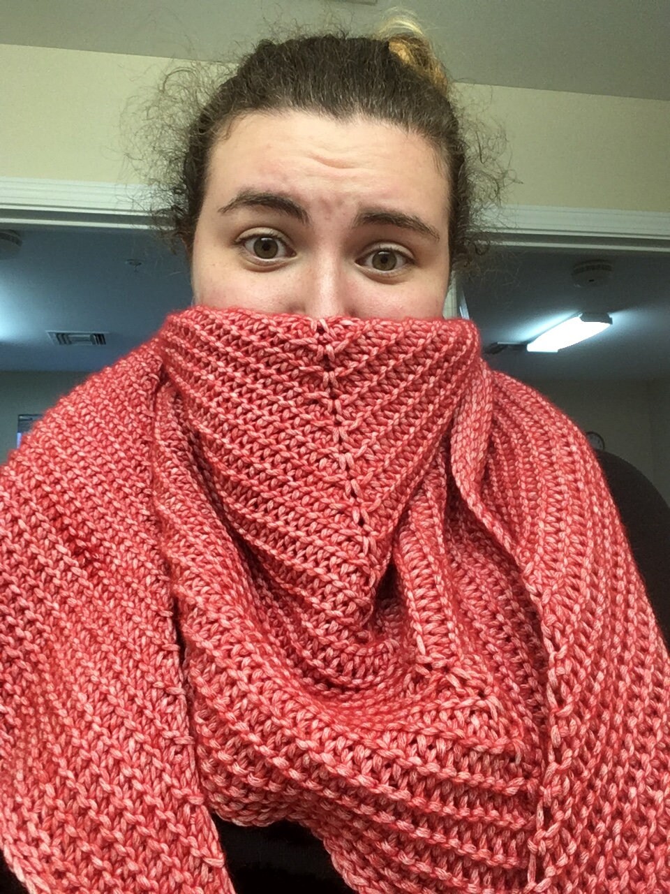Purl Hebemaschen-Schal Dreieckstuch Rote Baumwolle Purl Hebemaschen-Schal Dreieckstuch Rote Baumwolle von NecessaryKnits