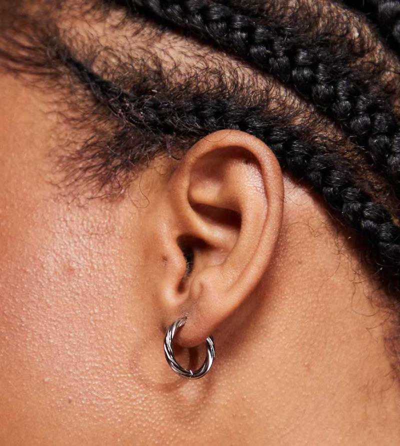 Neck On The Line - 15 mm dicke Creolen mit verdrehtem Design aus silberfarbenem Edelstahl-Goldfarben von Neck On The Line