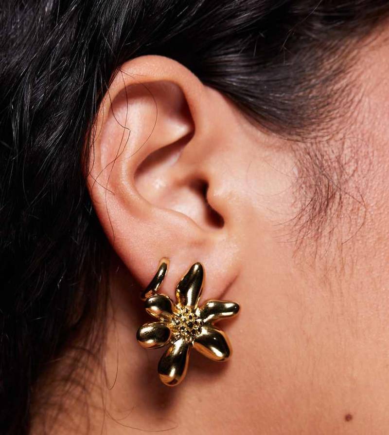 Neck On The Line - Vergoldete Blumen-Ohrstecker-Goldfarben von Neck On The Line