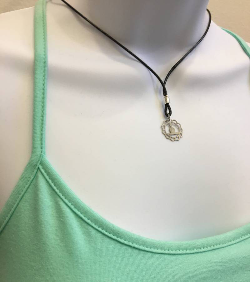 Buddha Edelstahl Filigree Charm Halskette, 1, 5 Mm 17-18Zoll Verstellbar Gewachste Baumwolle Halskette Schnur von NecklacesJC