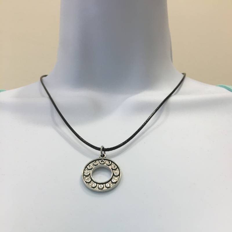 Hohle Mond Anhänger Halskette Antiker Silber An Brauner Wachskordel von NecklacesJC