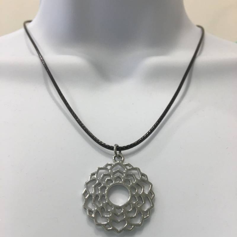 Sahasrara Chakra 7, Silber Vergoldet Crown Charme, 1, 5 Mm Braun Baumwollwachs Schnur 17-18 Zoll Verstellbar von NecklacesJC