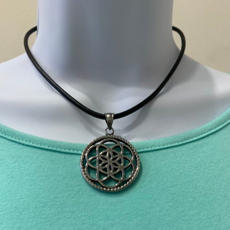 Samen Des Lebens Halskette Edelstahlanhänger, Lederband von NecklacesJC