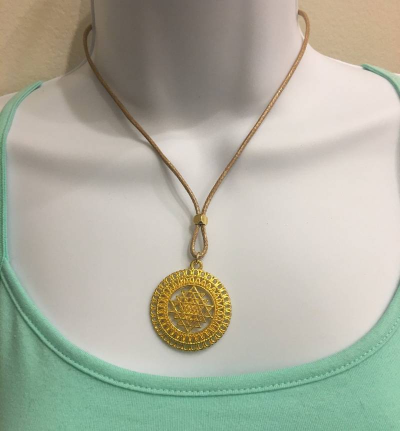 Sri Yantra Vergoldet Halskette, 2mm 17-18Inch Verstellbar Gewachste Baumwolle Halskette Schnur von NecklacesJC