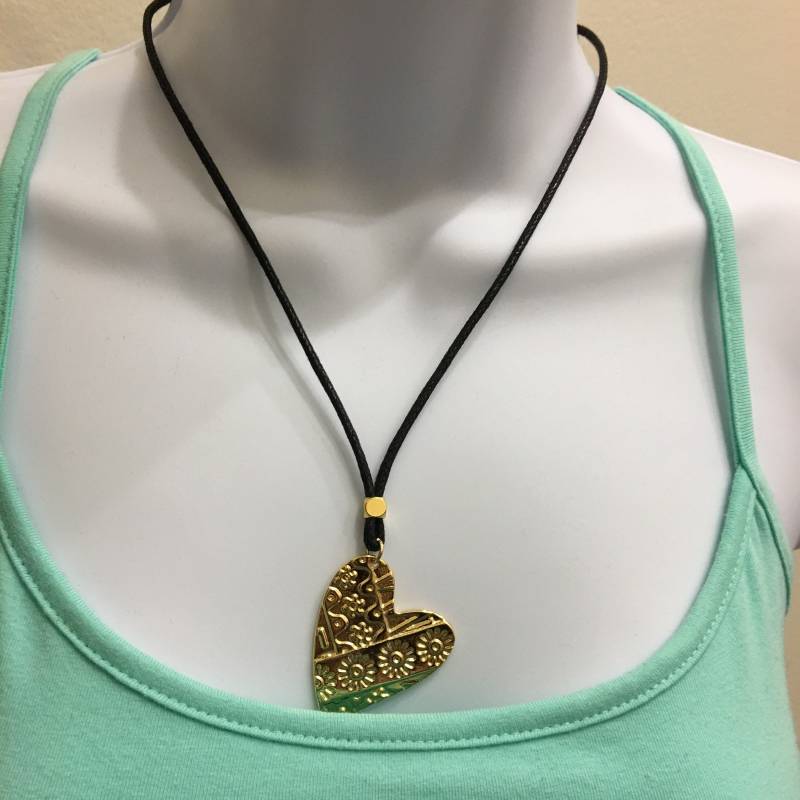 Vergoldete Herz Halskette Gestempelt Anhänger An Schwarzer Wachskordel von NecklacesJC