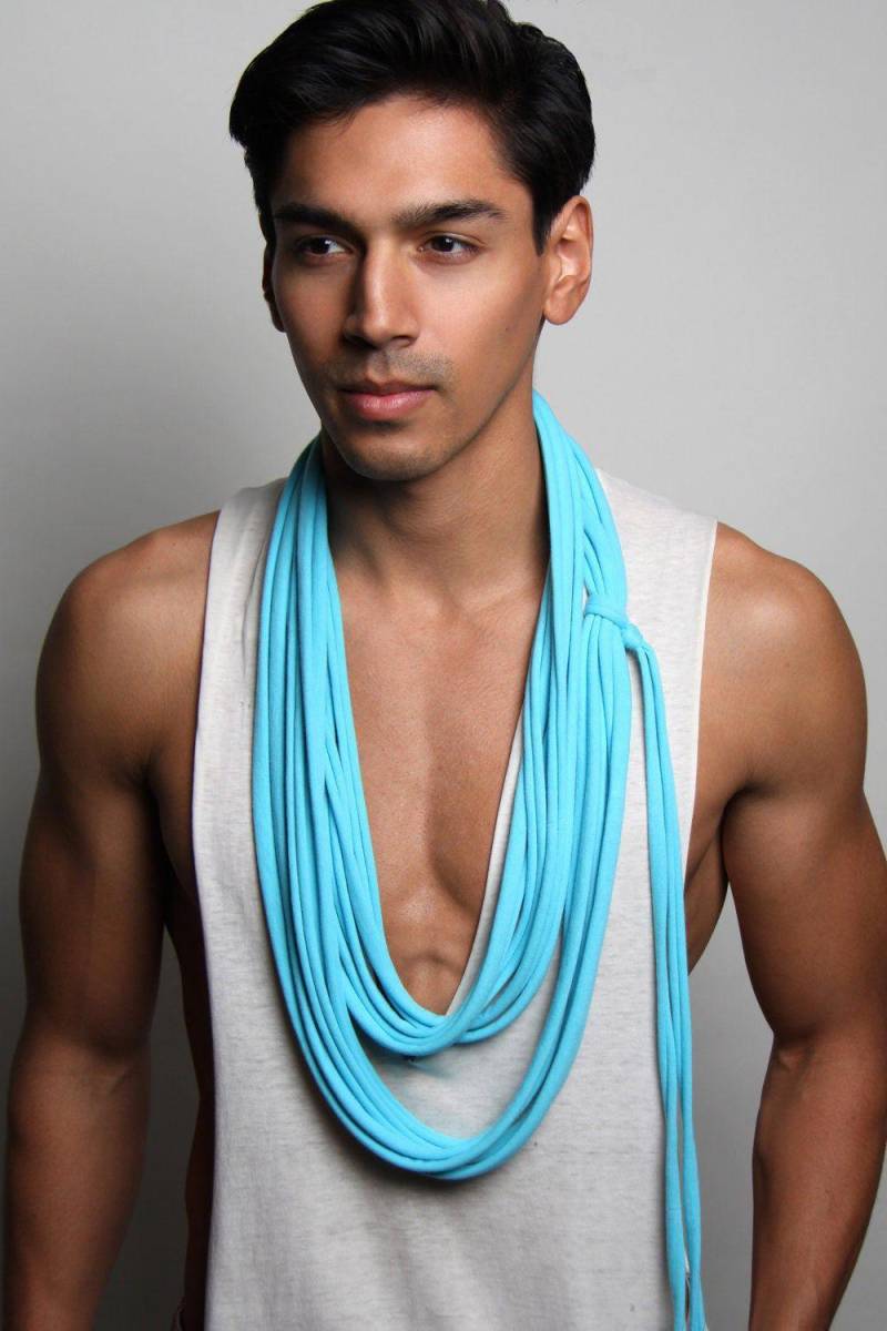 Boho Hellblauer Baumwollschal Unisex Necklush - Handgefertigt in Den Usa von Necklush