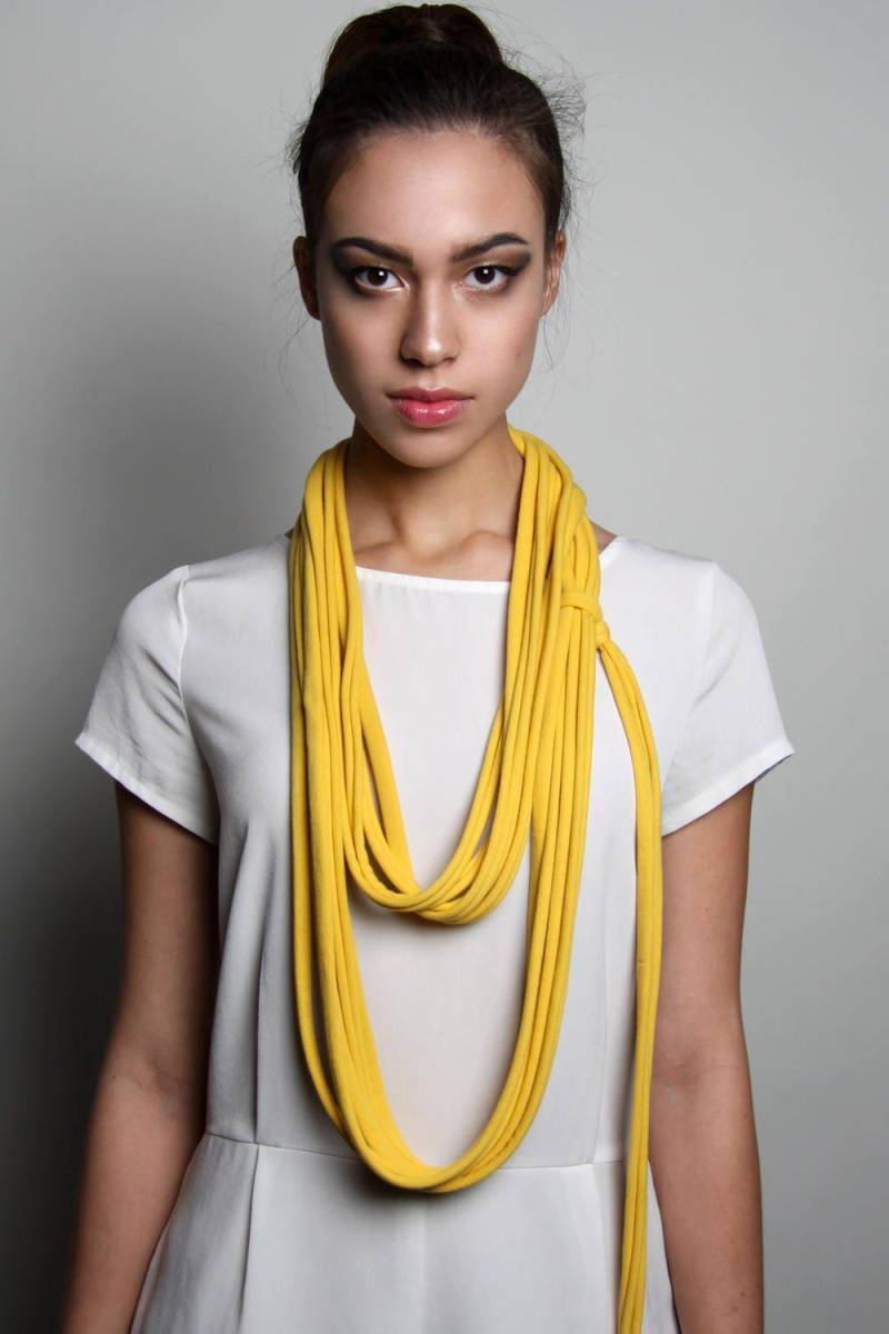 Personalisierter Gelber Infinity Schal Lang Handgemachter Baumwollschal Für Frauen, Frühlingsaccessoire, Geschenk Freundin von Necklush