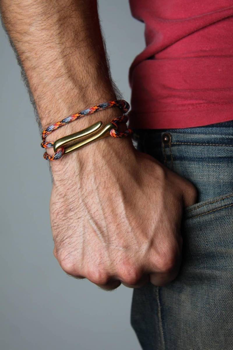 Personalisiertes Paracord Armband Orange Grey Nautical Wrap von Necklush