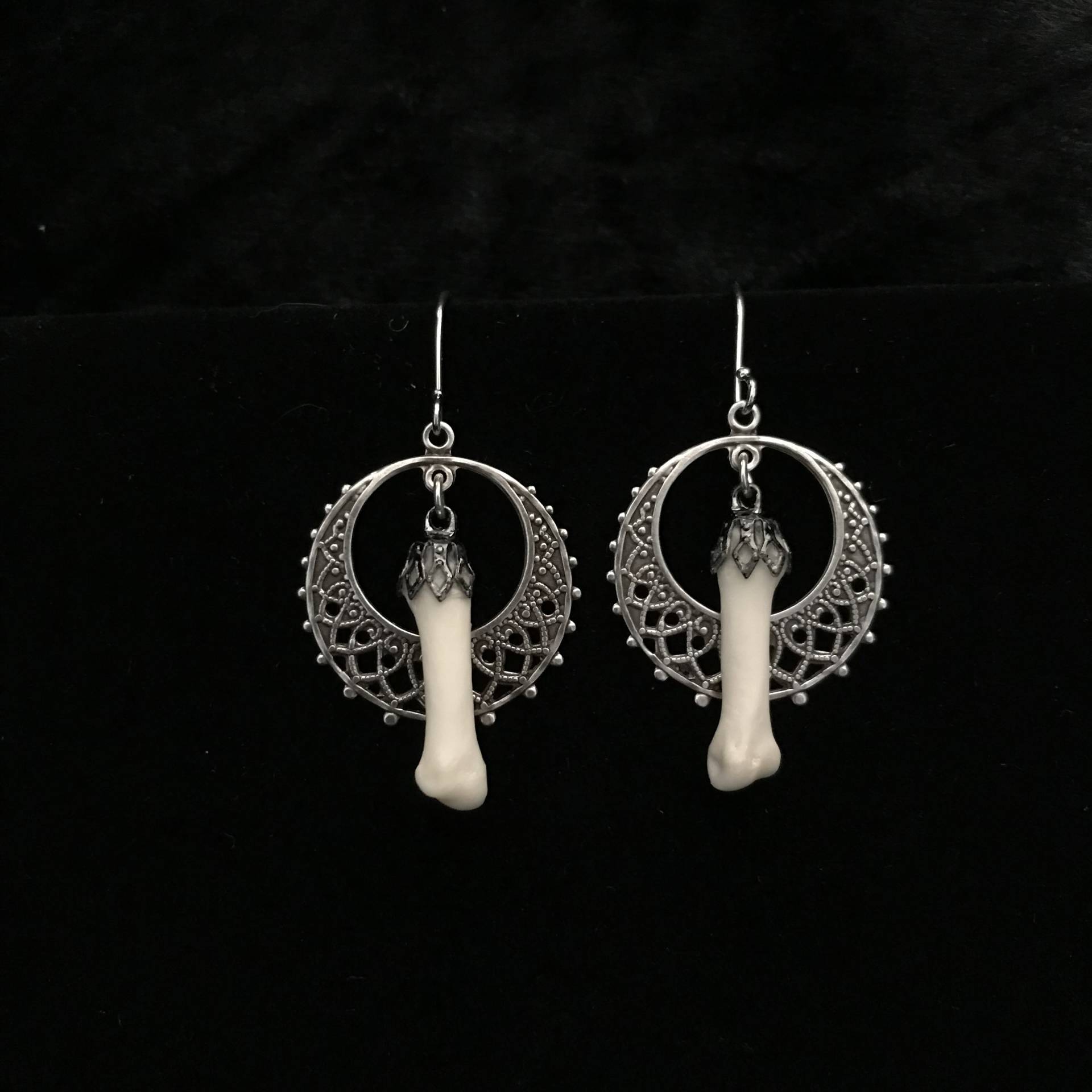 Koyote Knochen Ohrringe//Knochen Ohrringe Silber//Tierknochen Ohrringe//Tierknochen Silber Ohrringe/Tierknochen Koyote Knochen Ohrringe//Knochen Ohrringe Silber//Tierknochen Ohrringe//Tierknochen Silber Ohrringe/Tierknochen von NecromanceHollywood