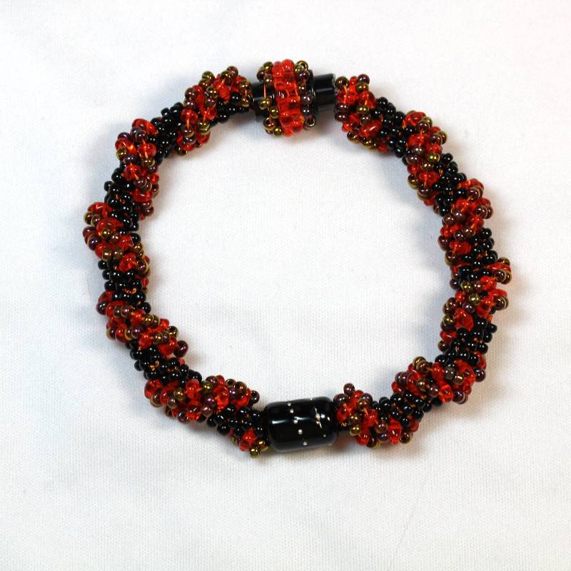 Designer Kumihimo Armband Made With Art Bead & Black Enameled Emlished Magnetic Clasp von NeedForBeads