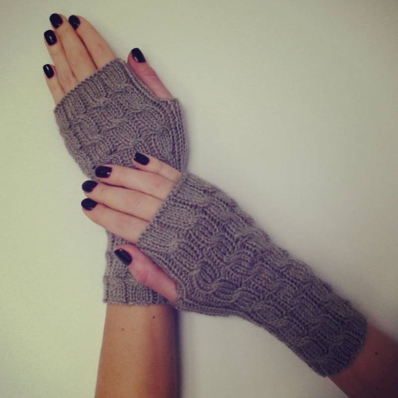 Armstulpen - Pulswärmer Strickhandschuhe Armstulpen - Pulswärmer Strickhandschuhe von NeedleMeetsPaw