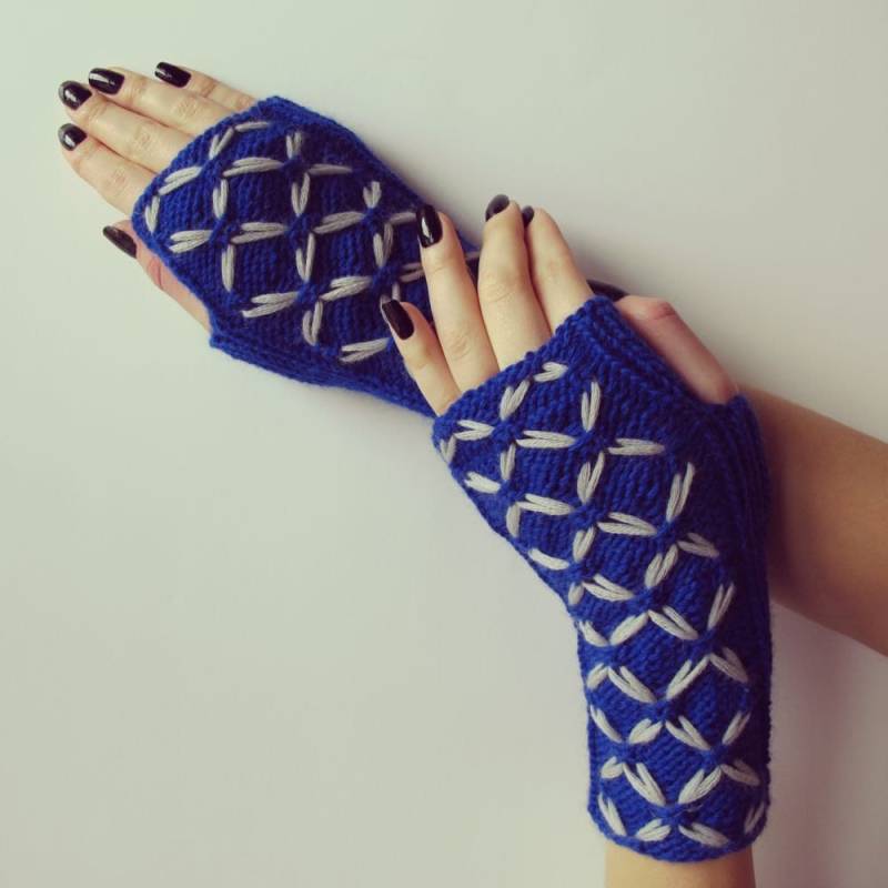 Handwärmer - Pulswärmer Gestrickte Fingerlose Handschuhe Handwärmer - Pulswärmer Gestrickte Fingerlose Handschuhe von NeedleMeetsPaw