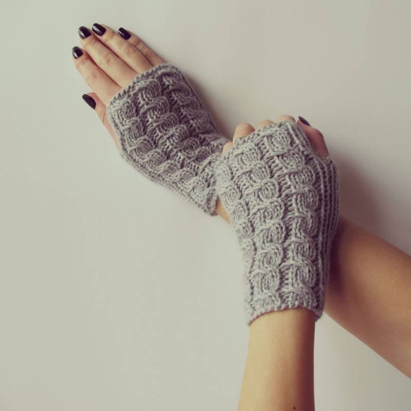 Handwärmer - Pulswärmer Gestrickte Fingerlose Handschuhe Handwärmer - Pulswärmer Gestrickte Fingerlose Handschuhe von NeedleMeetsPaw