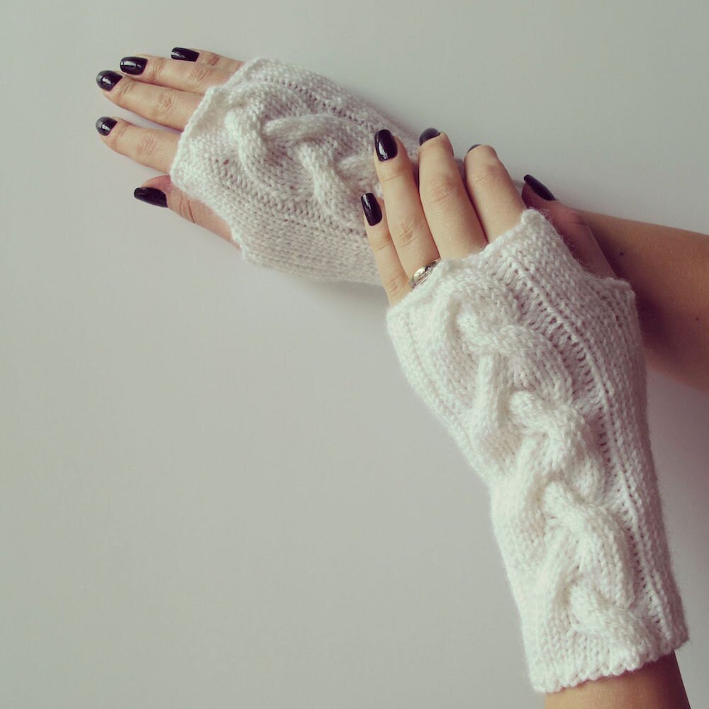 Handwärmer - Pulswärmer Gestrickte Fingerlose Handschuhe Handwärmer - Pulswärmer Gestrickte Fingerlose Handschuhe von NeedleMeetsPaw