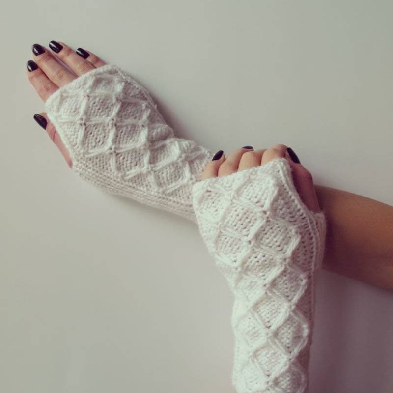 Handwärmer - Pulswärmer Gestrickte Fingerlose Handschuhe Handwärmer - Pulswärmer Gestrickte Fingerlose Handschuhe von NeedleMeetsPaw