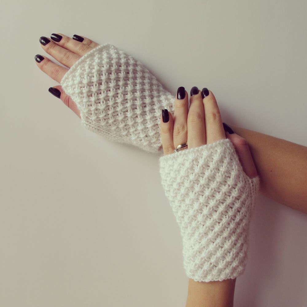Handwärmer - Pulswärmer Gestrickte Fingerlose Handschuhe Handwärmer - Pulswärmer Gestrickte Fingerlose Handschuhe von NeedleMeetsPaw