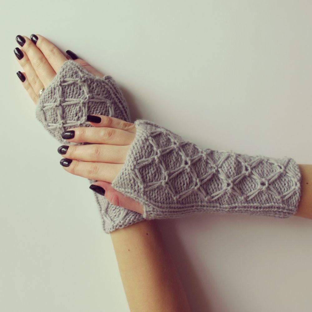 Handwärmer - Pulswärmer Gestrickte Fingerlose Handschuhe Handwärmer - Pulswärmer Gestrickte Fingerlose Handschuhe von NeedleMeetsPaw