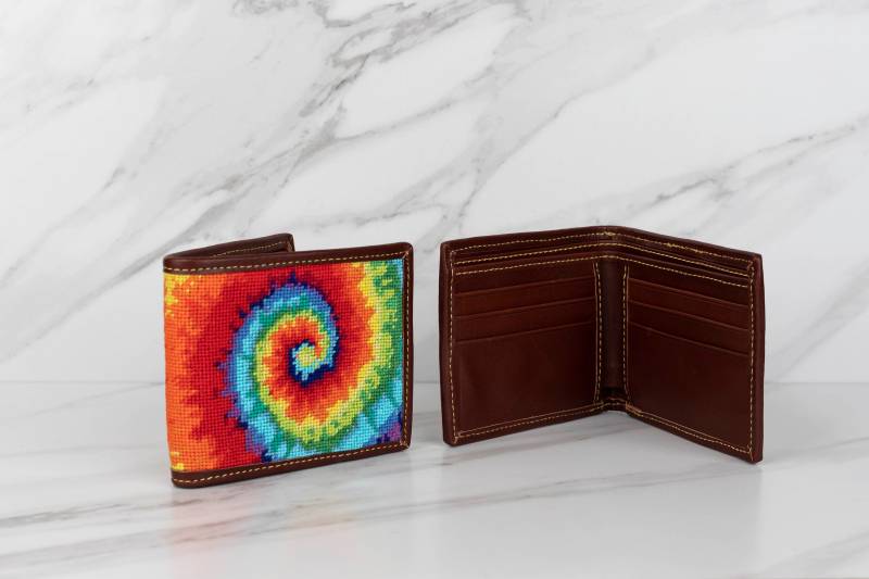 Lederveredelung Für Needlespitze Bi-Fold Wallet Lederveredelung Für Needlespitze Bi-Fold Wallet von NeedlePainters