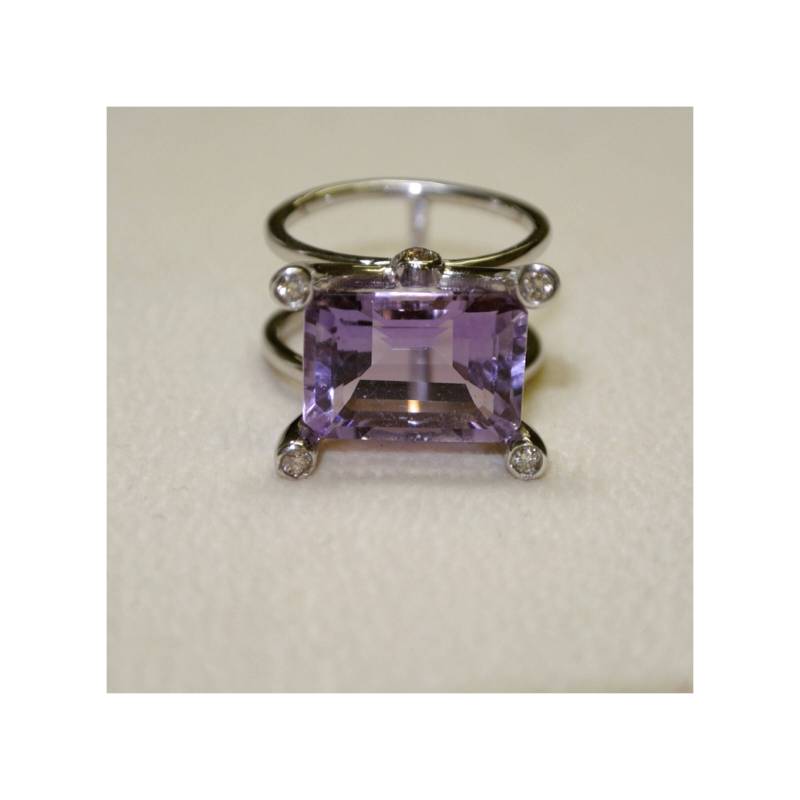 Diamanten Und Amethyst Ring Eingefasst in Sterling Silber von NeetaGupta