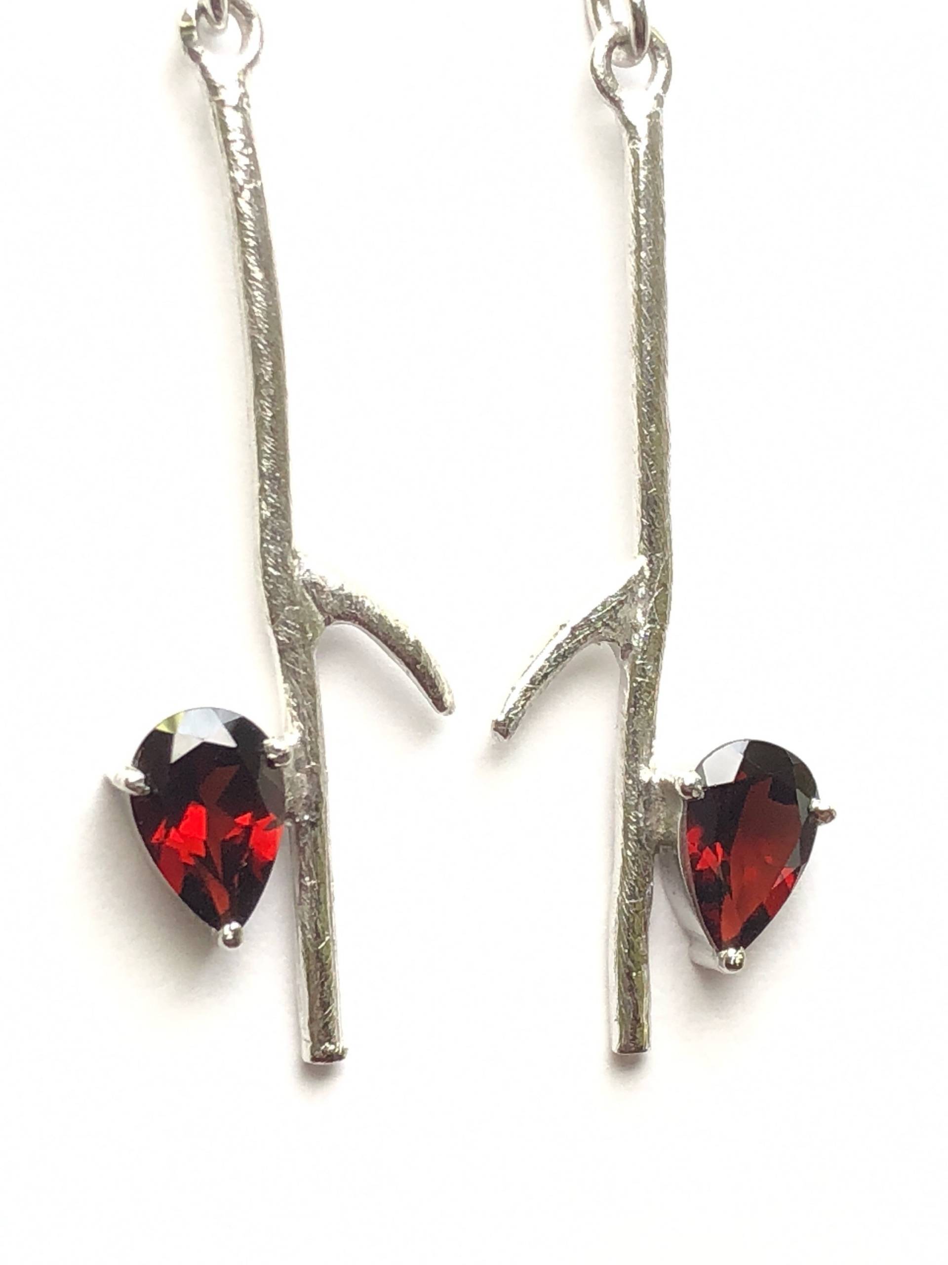 Granat Sterling Silber Ohrringe von NeetaGupta