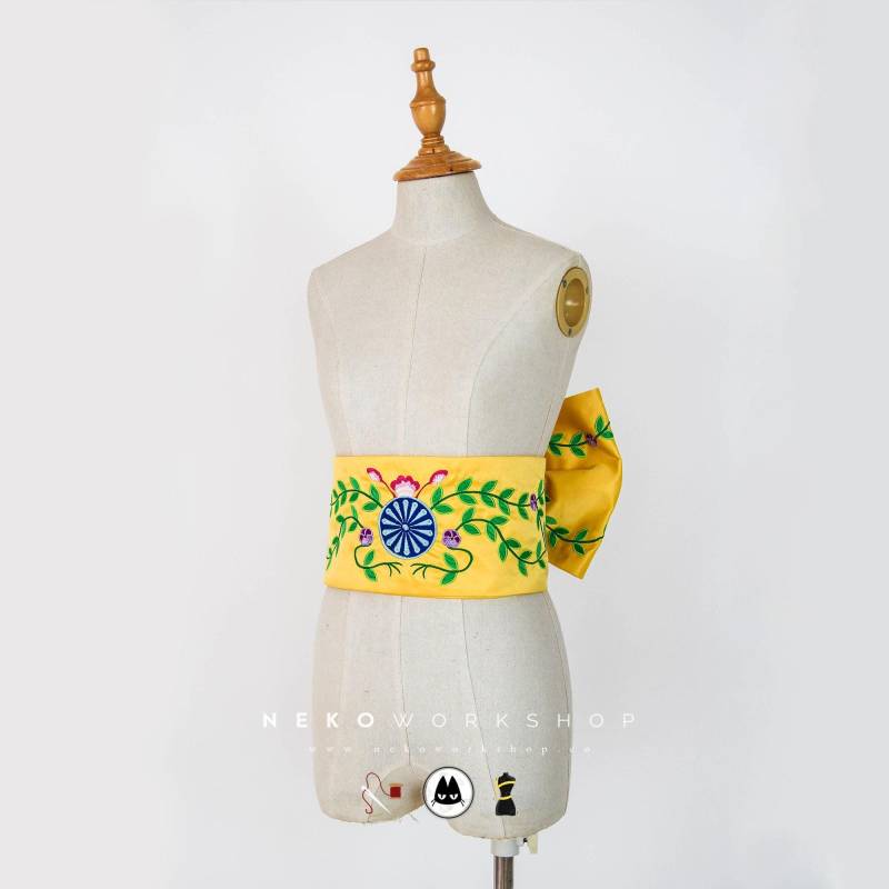 Summoner Floral Bestickter Obi-Gürtel & Vorgebundenes Band von NekoWorkshop
