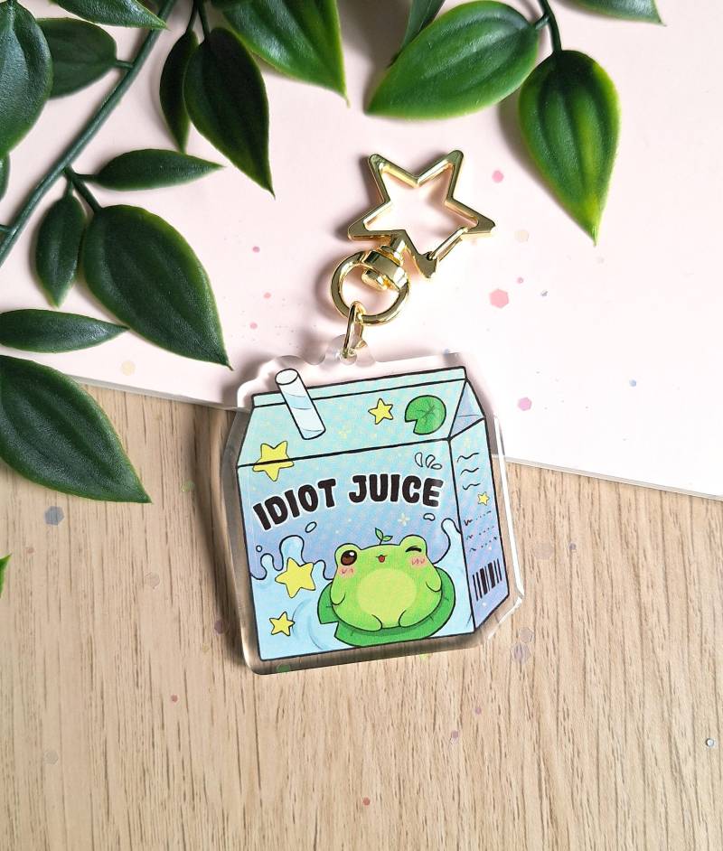 Cute Acrylic Keychain | Funny Frog Idiot Juice Frosch Trinkpäckchen Schlüsselanhänger Meme Pack Cute Acrylic Keychain | Funny Frog Idiot Juice Frosch Trinkpäckchen Schlüsselanhänger Meme Pack von NekomiArts
