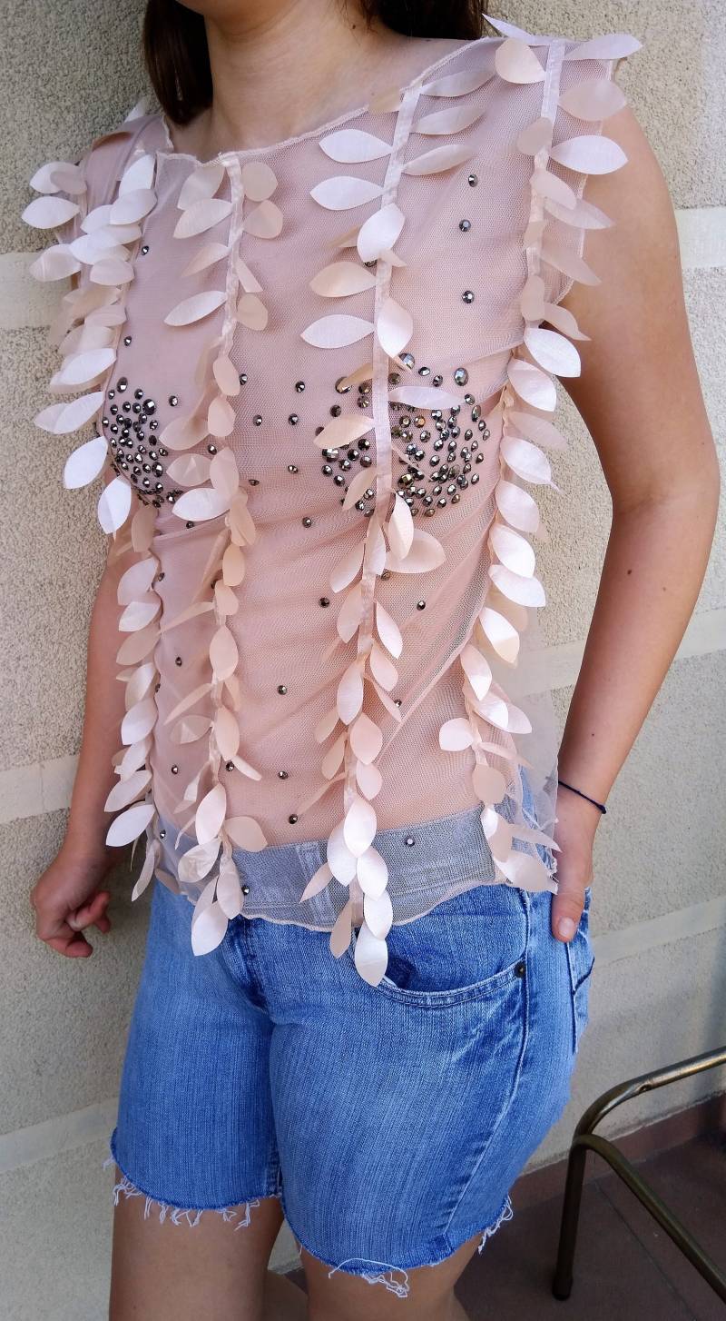 Tüll Top. Beige Schiere Mesh 3D Transparent Strass Braut Bodysuit Bluse Shirt. Luxus-Dessous von NelaBeeShop