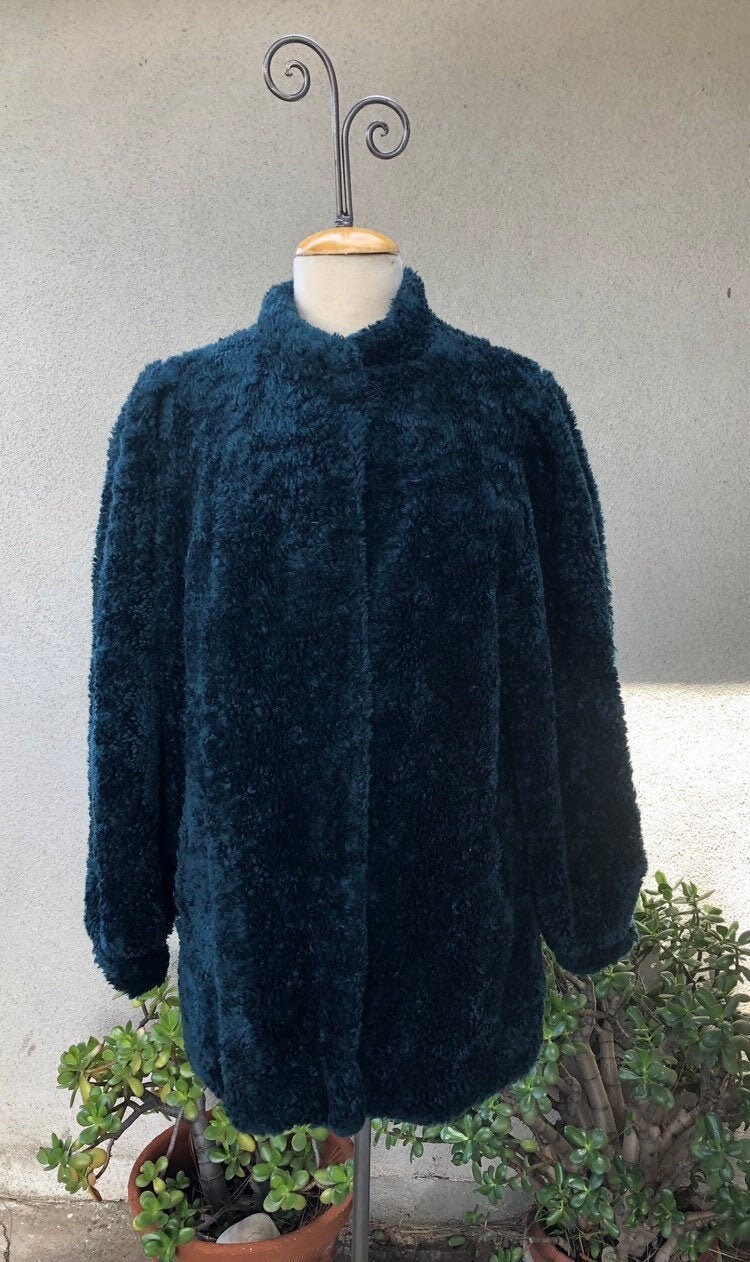 Vintage Carol Horn Kunstpelzjacke Blaugrüner Nobby-Mantel, Größe S von NelandAda