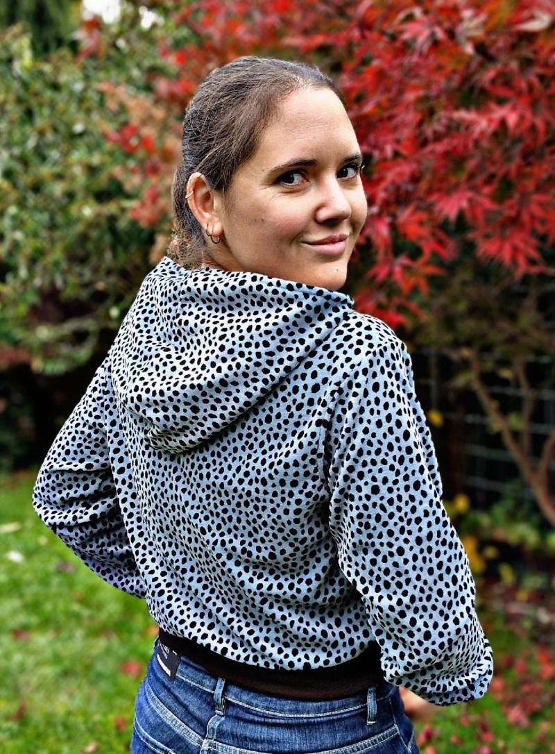 Hoodie Damen Cropped Nicki Leo, Pullover Damen, Kapuzenpullover, Samt, Velour, Kuschelig Und Gemütlich, Verschiedene Farben von NelesNaehstube