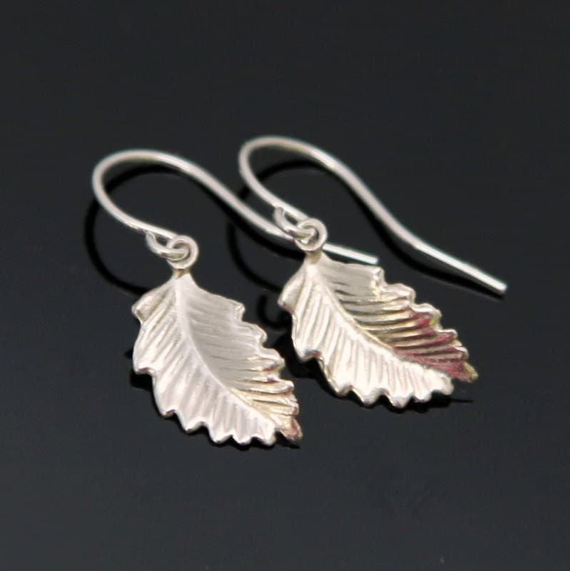 Kleine Leaf Ohrringe - Sterling Silber, Einfache Blatt Ohrringe, Silber Blätter Ohrringe von NeliaKJewels