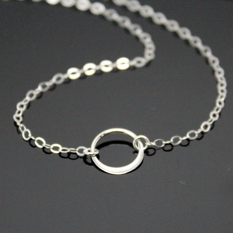Kreis-Halskette, Sterling Silber, Kleine Kreis Silber Halskette, Ewigkeit Halskette Kreis-Halskette, Sterling Silber, Kleine Kreis Silber Halskette, Ewigkeit Halskette von NeliaKJewels