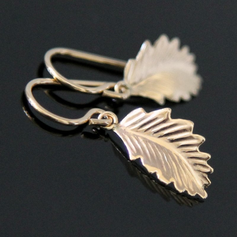 Leaf Ohrringe, Gold Gefüllt Oder Sterling Silber, Kleine Blatt Ohrring Leaf Ohrringe, Gold Gefüllt Oder Sterling Silber, Kleine Blatt Ohrring von NeliaKJewels