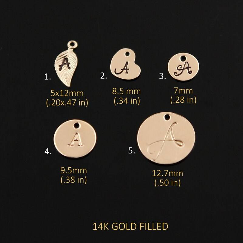Personalisierte Initial Charms, Familie Add Ein Anfänglicher Charme, Buchstaben Initialen, Monogramm Scheibe, Wählen Sie Ihre Schriftart, 14K Gold Personalisierte Initial Charms, Familie Add Ein Anfänglicher Charme, Buchstaben Initialen, Monogramm Scheibe, Wählen Sie Ihre Schriftart, 14K Gold von NeliaKJewels